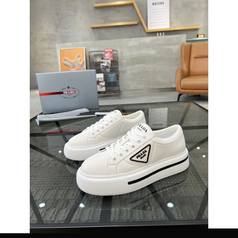 Pra*a casual shoes